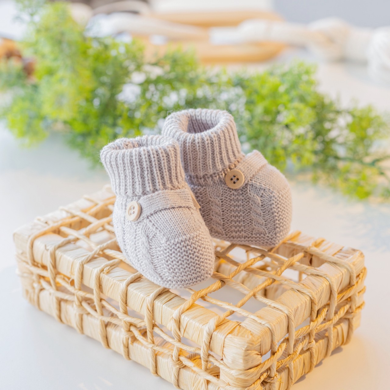 Sapatinho de linha Botão  cinza Plix